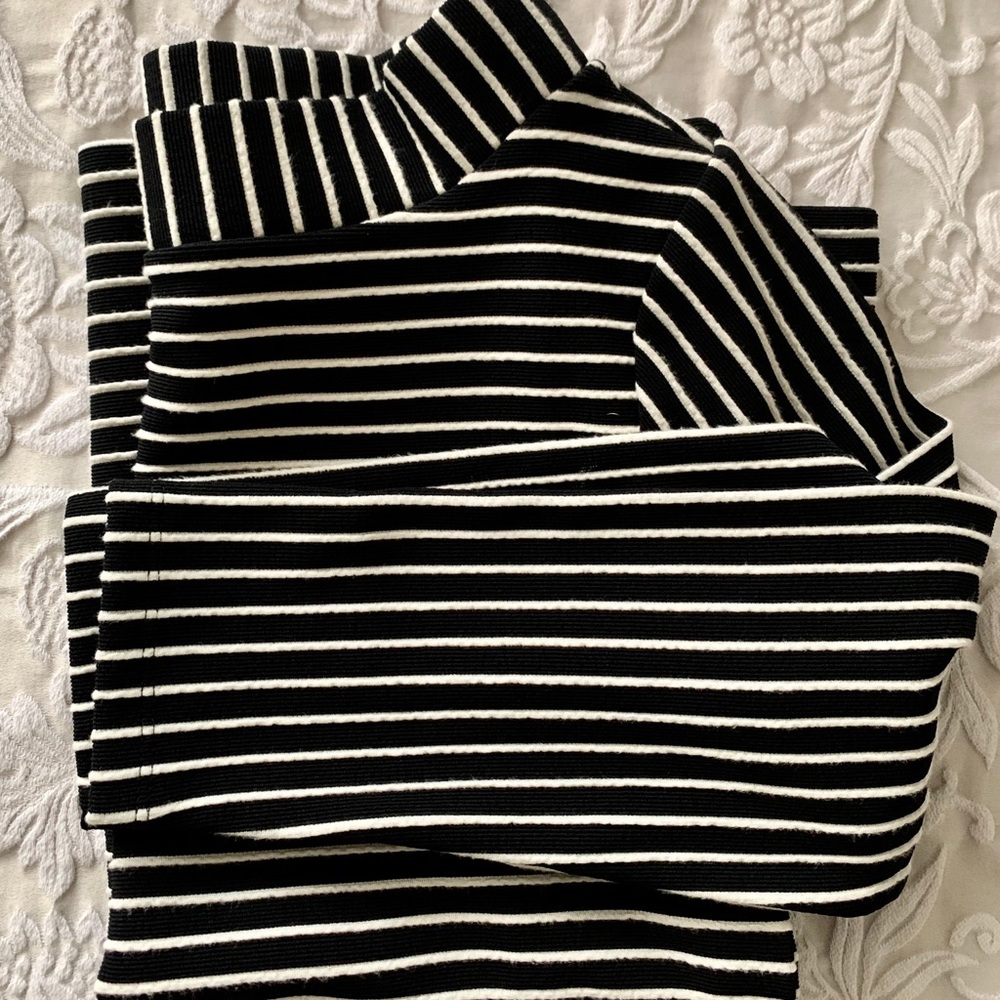 Ann Taylor Black and White Mock Boatneck Top